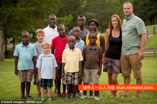 美国夫妇收养8个非洲孩子 每天早餐36个鸡蛋(图)