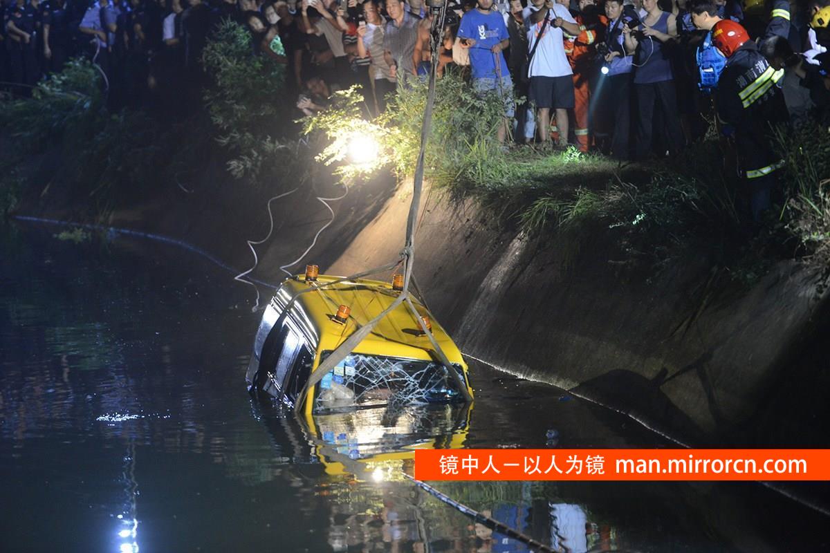 “校车”落入水库 8名孩子遇难 校车 校车事故 一次，一次，又一次！！！
