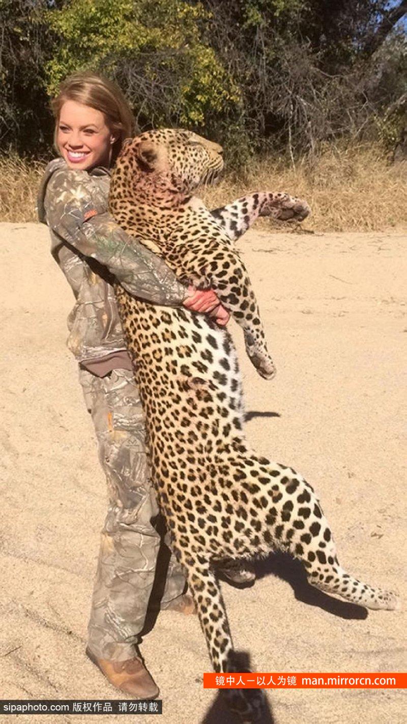 19岁少女与动物的自拍照 野生动物 猎杀野生动物 